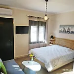 Old Harbour By Corfuescapes Apartament *